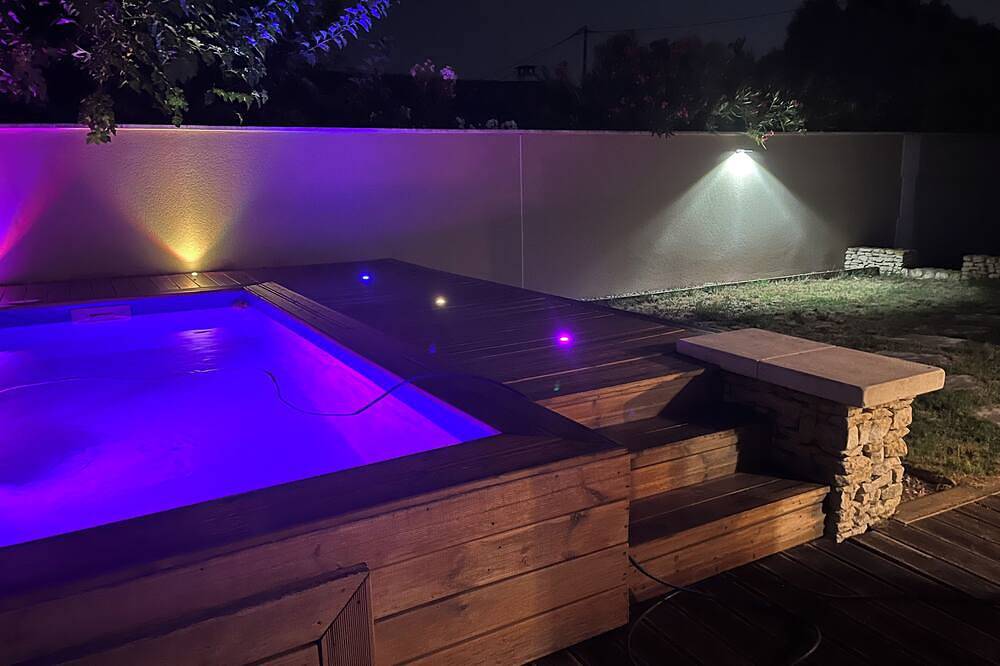 Le Zen : maison climatisée avec piscine et pool house privé. in L'Isle-sur-la-Sorgue, Vaucluse