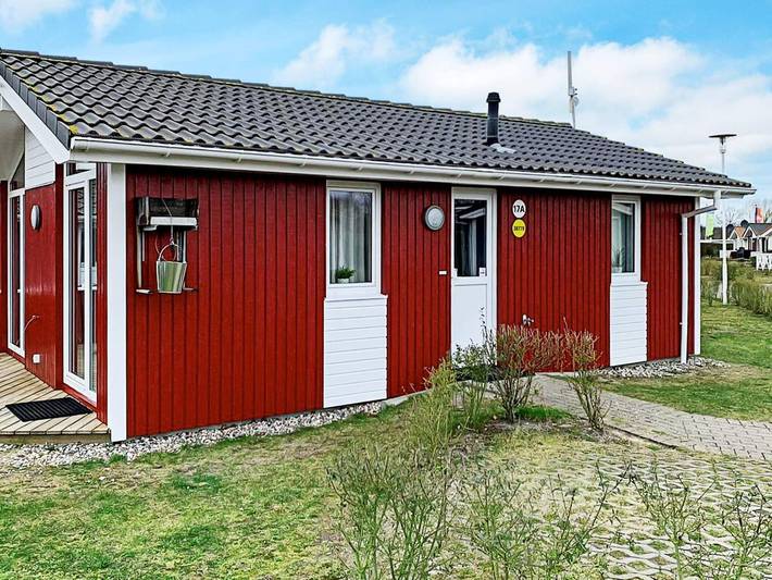 Ferienhaus für 3 Personen, mit Terrasse und Garten in Lensterstrand