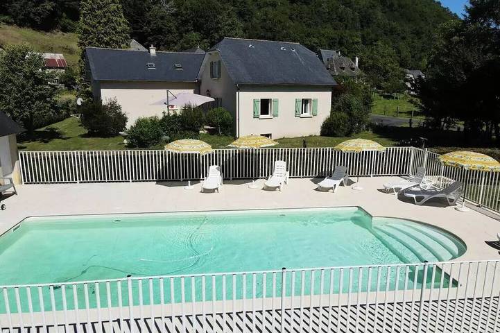 Villa pour 10 personnes, avec piscine et terrasse