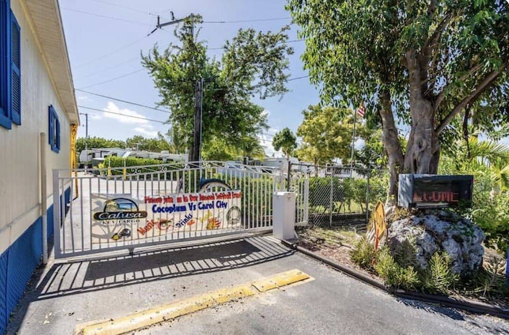 R & R in Paradise in Key Largo