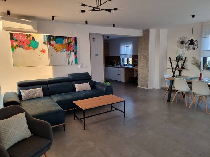 Ferienhaus für 9 Personen, mit Balkon/Terrasse und Pool sowie Sauna in Petrcane