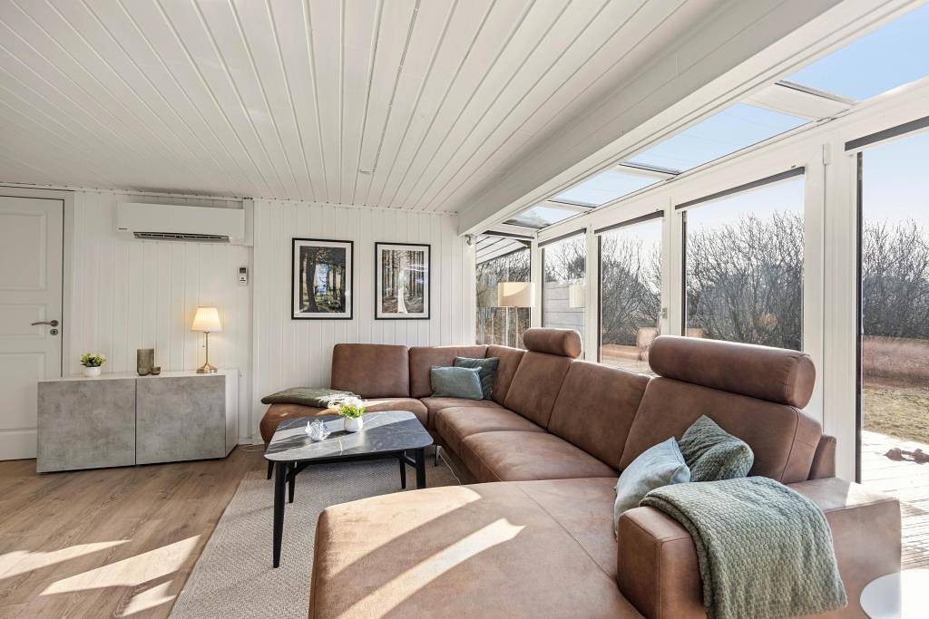 Family-friendly holiday home with hot tub and sauna in idyllic location in Bolilmark, Wadden Sea National Park
