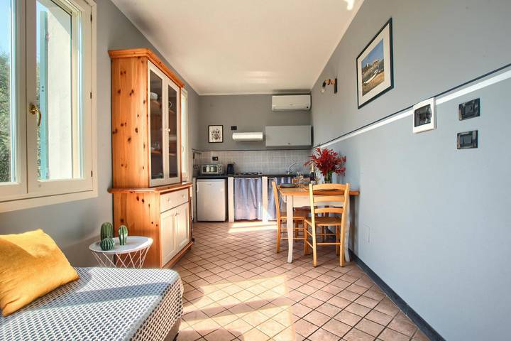 Residenz für 3 Personen, mit Balkon/Terrasse und Pool in Imperia Provinz - 3