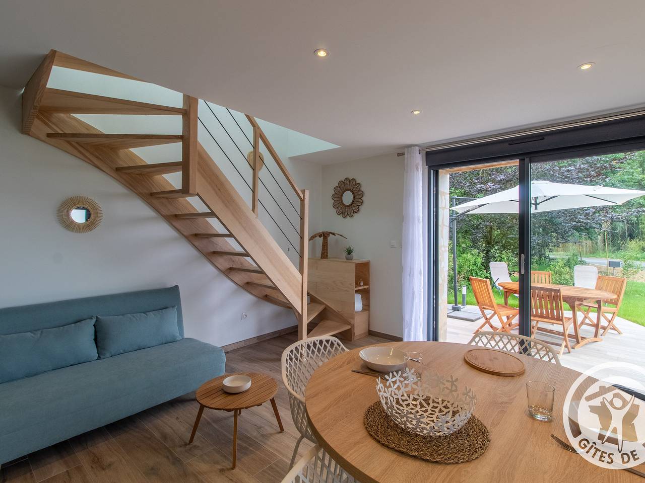Gîte rénové et cosy avec terrasse, près de la Loire et des châteaux, idéal pour couple in Loire-Authion, Angers region