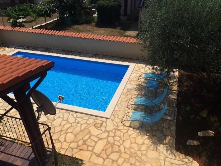 Apartament wakacyjny dla 6 osób, z basen i ogród oraz balkon w Novigrad
