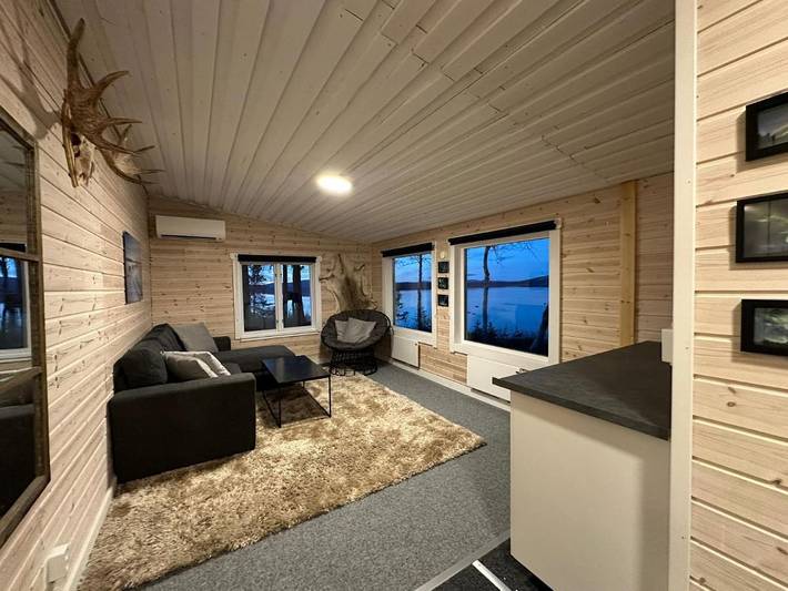 Hus för 3 Personer, med sjöutsikt samt bastu och utsikt och terass i Kiruna