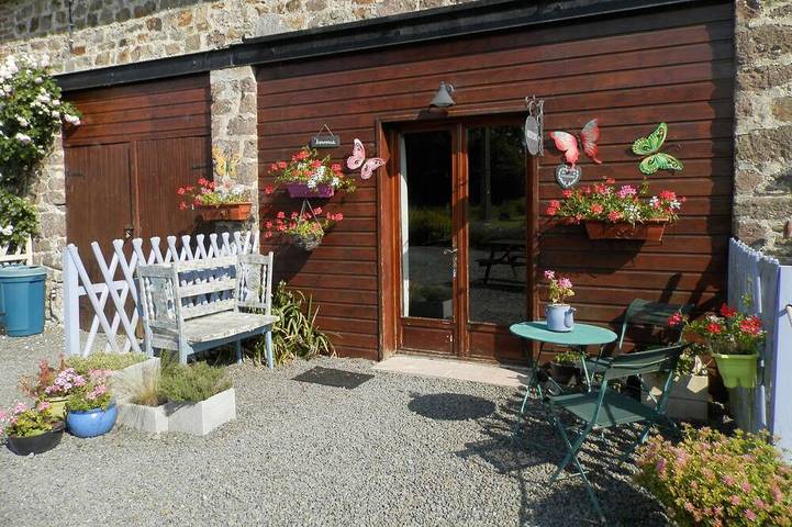 Gîte pour 5 personnes, avec jardin ainsi que terrasse et piscine à Le Guislain