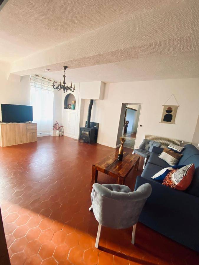 Gîte pour 7 personnes, avec Terrasse et Jardin à Saint-Clément (Yonne)