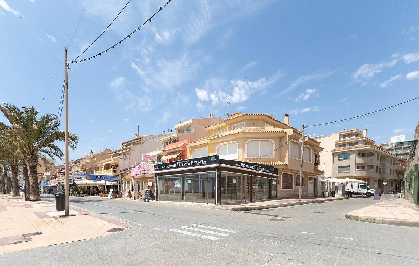 Ganze Ferienwohnung, Modernes Strand-Apartment mit Garage, AC & WiFi - 900m zur Platja de l'Almadrava in Playa Carrer La Mar, El Campello