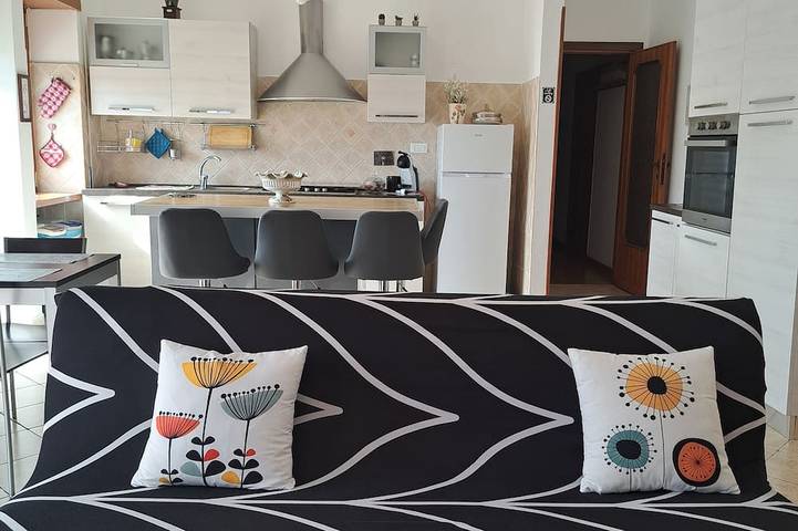 Vacation rental for 6 people, with balcony and hot tub in Marino