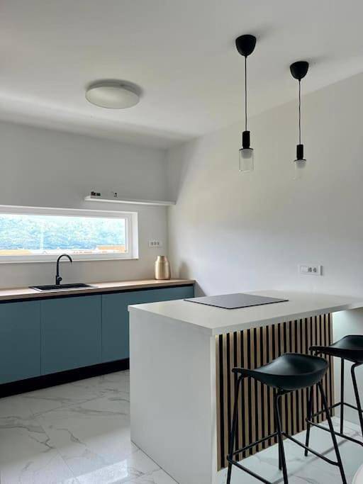Villa für 8 Personen, mit Ausblick und Terrasse, mit Haustier in Razanac - 2