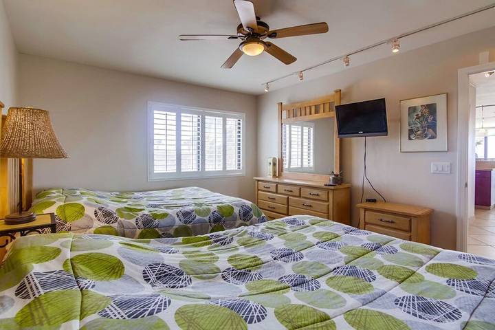 Vacation rental for 6 people, with hot tub and pool as well as balcony in Pacific Beach