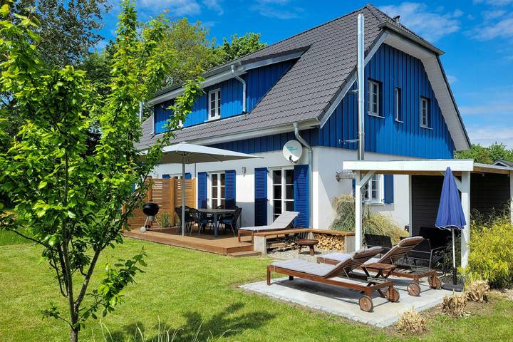 Ferienhaus für 6 Personen, mit Terrasse in Altefähr