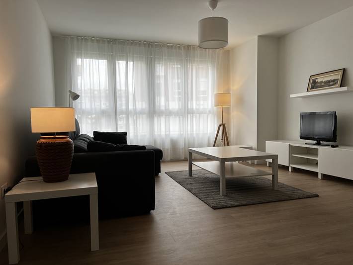 Apartamento para 5 personas, con piscina y jardín en Hoznayo