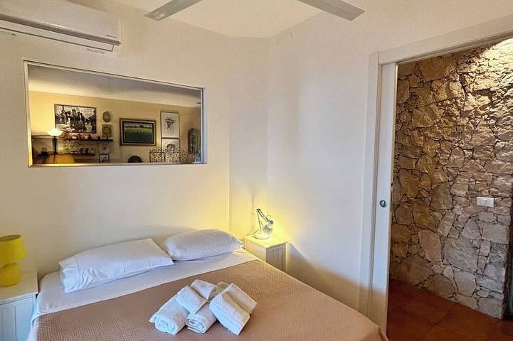 Appartamento intero, Mara’s house, 10 minuti a piedi dal  centro, parcheggio privato in Mazzarò, Taormina