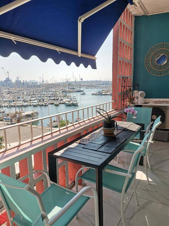 Gîte pour 4 personnes, avec vue et terrasse, animaux acceptés dans Office De Tourisme De Toulon - 3