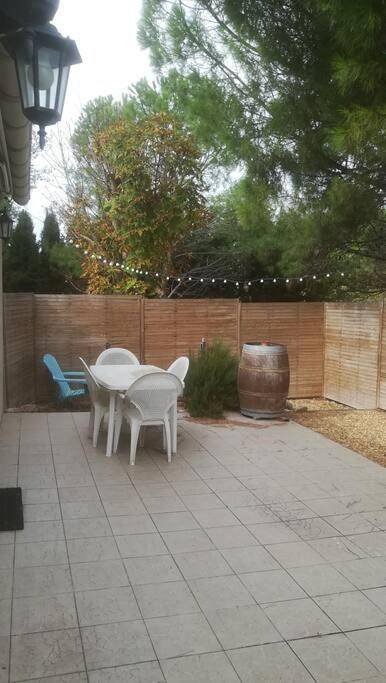 Location de vacances pour 4 personnes, avec terrasse et jardin à Fontcouverte - 3