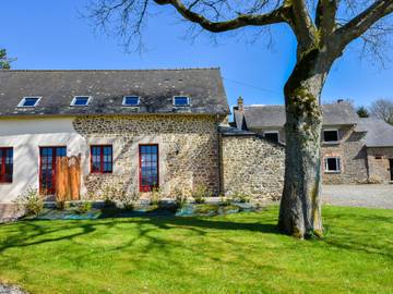 Gîte pour 4 personnes, avec terrasse et jardin à Bonnemain