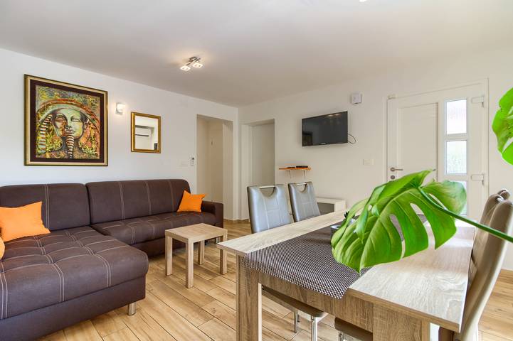 Villa für 8 Personen, mit Terrasse und Garten sowie Pool in Istrien - 2