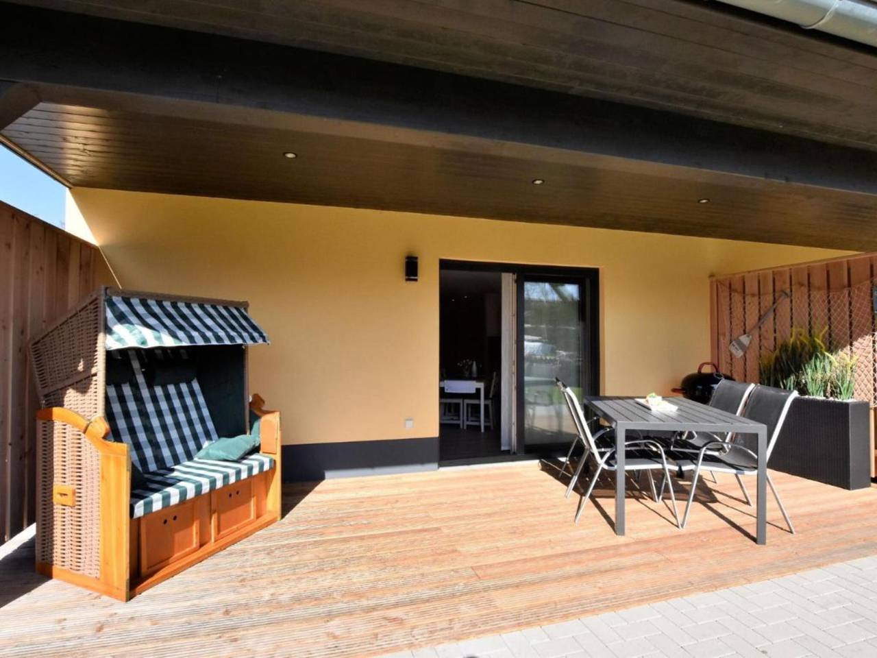 Ganze Wohnung, Barrierefreie Ferienwohnung mit Terrasse, Garten in Barnekow, Nordwestmecklenburg (Wismar und Umgebung)