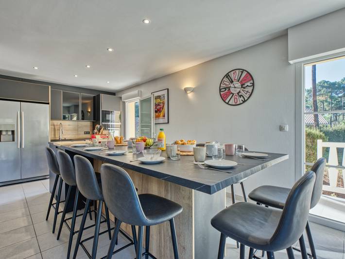 Location de vacances pour 10 personnes, avec jardin et terrasse dans Golf de la Méjanne - 3