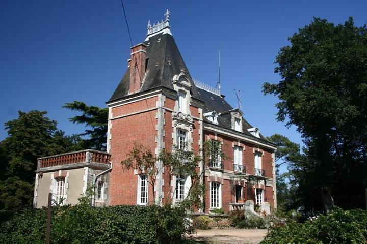 Location de vacances pour 2 personnes, avec Terrasse ainsi que Jardin et Vue dans Nuret-le-Ferron