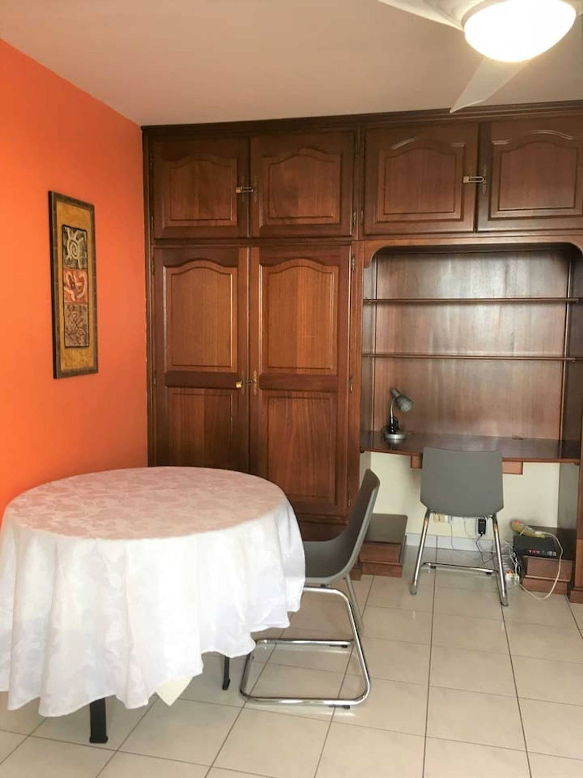 Entire apartment, Charming Apartment in Saint-Denis with Sea View - 43 m² in Saint-Denis, La Réunion