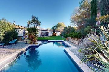 Location de vacances pour 8 personnes, avec jardin, animaux acceptés à Fuveau