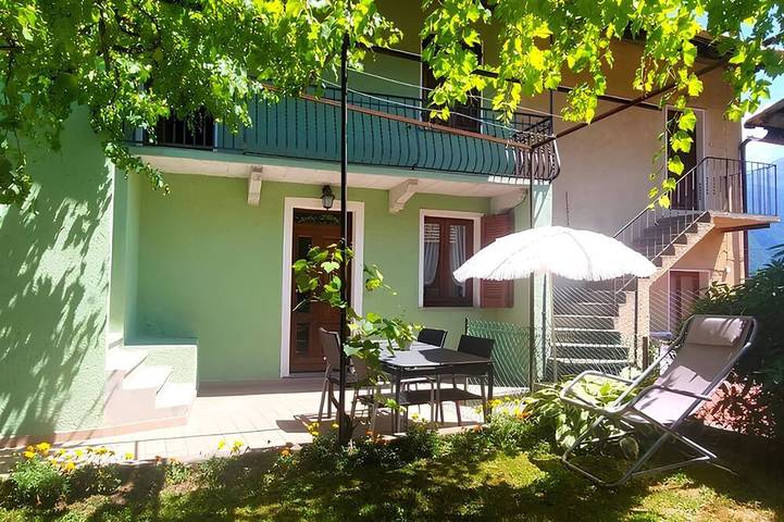 Ferienwohnung für 4 Personen, mit Garten in Santa Maria Rezzonico