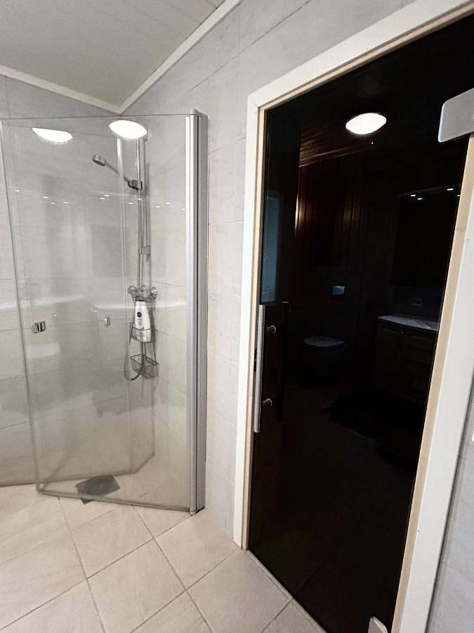High standard, large cabin with amazing view in Stryn 