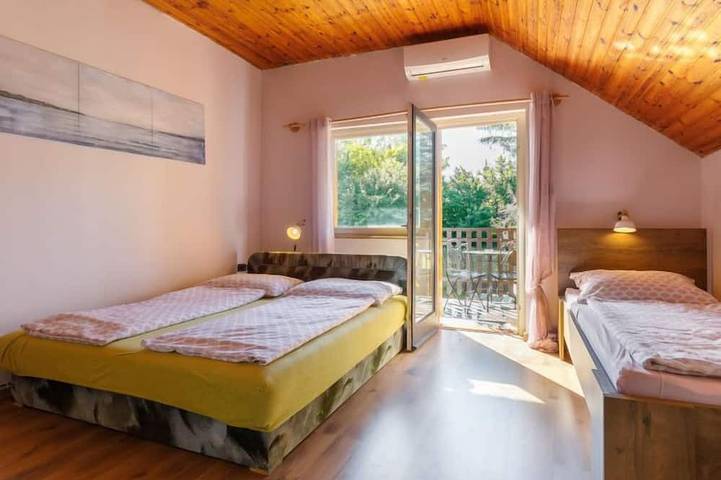 Ferienhaus für 6 Personen, mit Balkon und Garten sowie Pool in Plattensee nordufer - 2