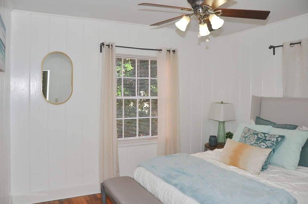 Pet/Family Friendly Renovated Bungalow By Emory in Decatur, Georgia