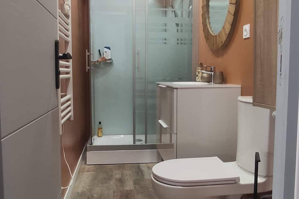 Petit Havre de Paix Avec Spa aux Portes D'avignon in Villeneuve-lès-Avignon, Region de Nimes