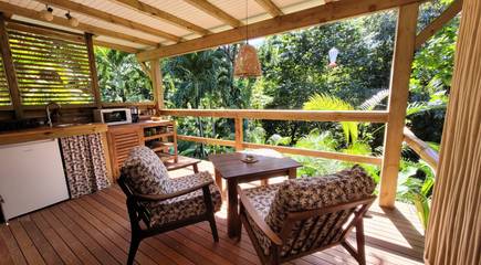 Gîte pour 2 personnes, avec jardin et piscine en Guadeloupe