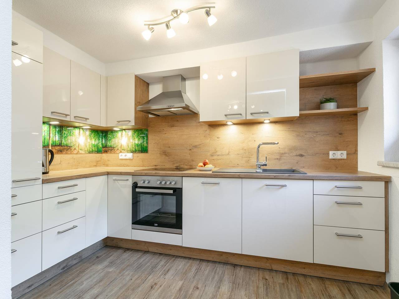 Ganze Wohnung, Großzügiges Apartment mit Skibus vor der Tür in Tuxer Alpen, Zellberg