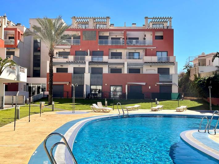 Apartamento de vacaciones para 2 personas, con Jacuzzi y Terraza además de Jardín y Piscina para niños en Levante Almeriense