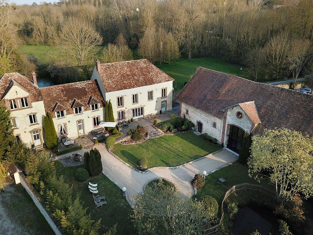 La Ferme de Bouchemont - Chambre La Remarde in Saint-Symphorien-le-Château, Bleury-Saint-Symphorien