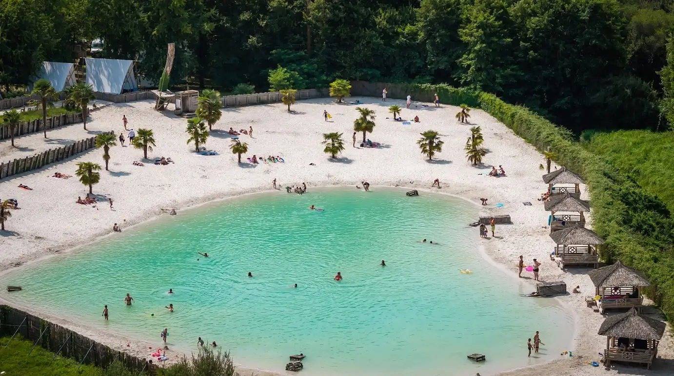 Zecamping 5 étoiles espace aquatique chiens acceptés locatif 32m2 6 pers in Mézos, Côte d’Argent