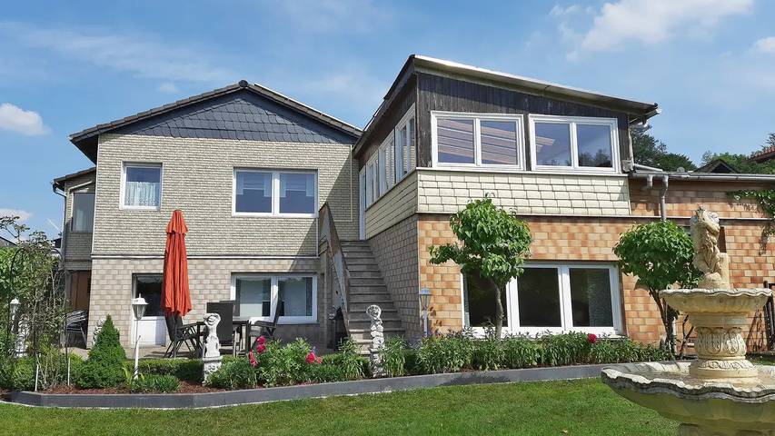 Ferienhaus für 8 Personen, mit Terrasse und Whirlpool sowie Sauna und Garten, mit Haustier