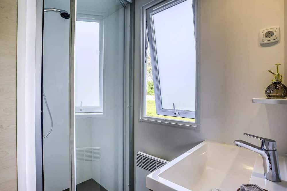 Mobil-Home Confort 3 Pièces 4 Personnes + Tv in Crach, Côte des Mégalithes