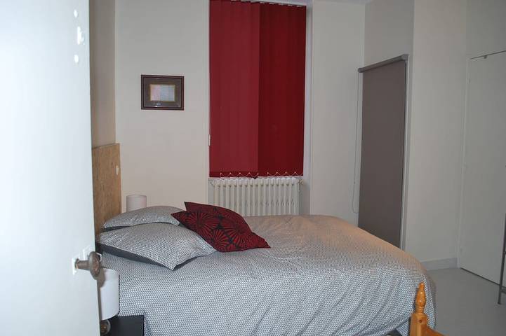 Person gite with 6 bedrooms and bar area ideal for family reunions in Varzy, Nièvre