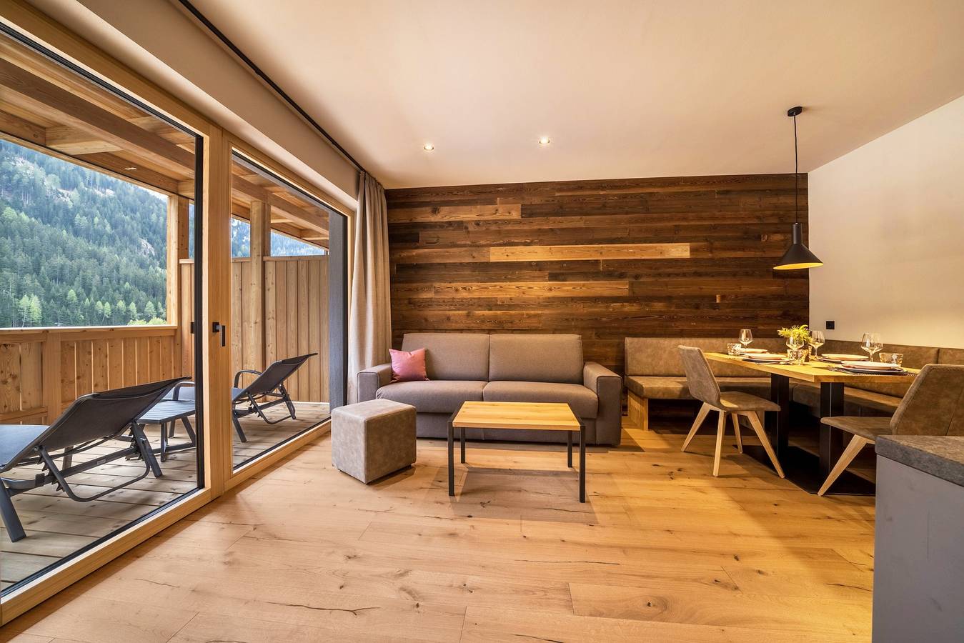 Ganze Wohnung, Ferienwohnung "Seebrunn - Kühberg Alm" mit Bergblick und Seeblick in Kuppelwies, Ulten