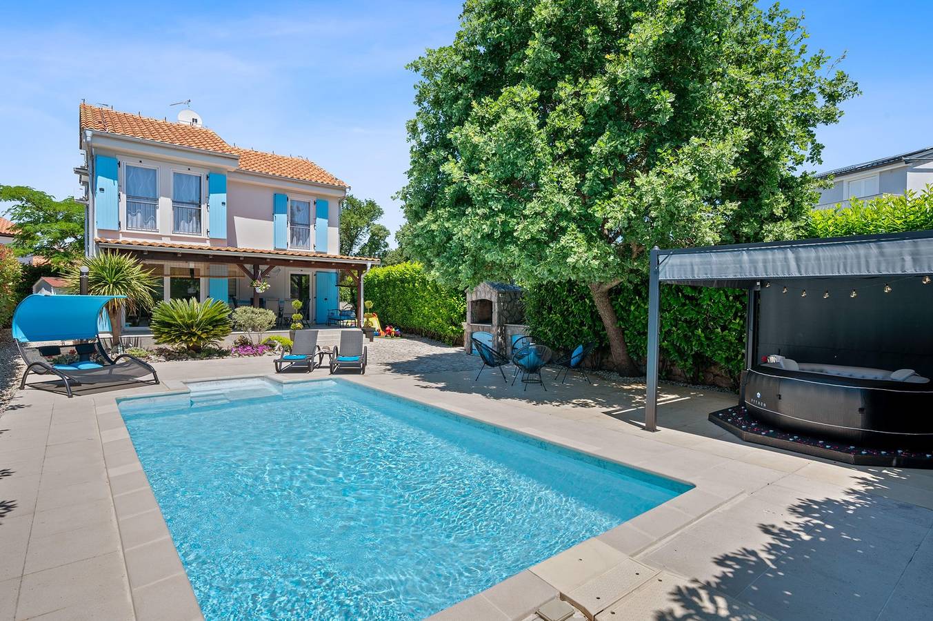 Villa Dory an Krk mit Pool zum Mieten in Malinska-Dubašnica, Krk