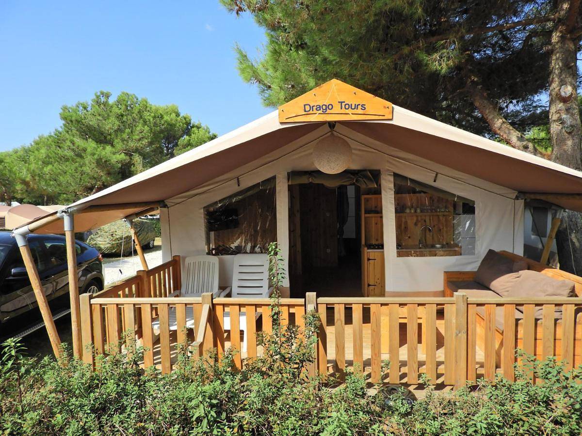 Tent in Lanterna, Tar-Vabriga