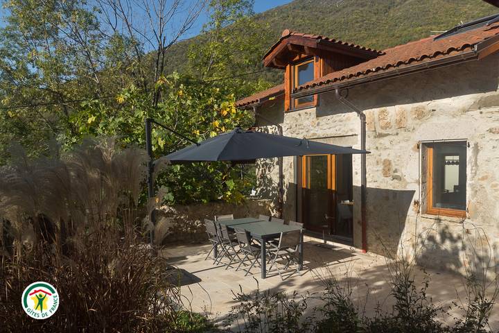 Maison de vacances pour 6 personnes, avec Terrasse ainsi que Jardin et Piscine à Noyarey