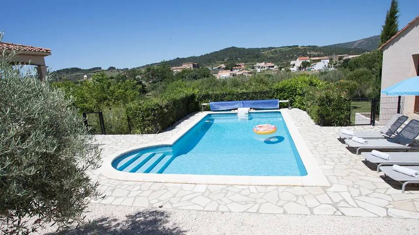 Location de vacances pour 7 personnes, avec jardin et piscine à Félines-Minervois