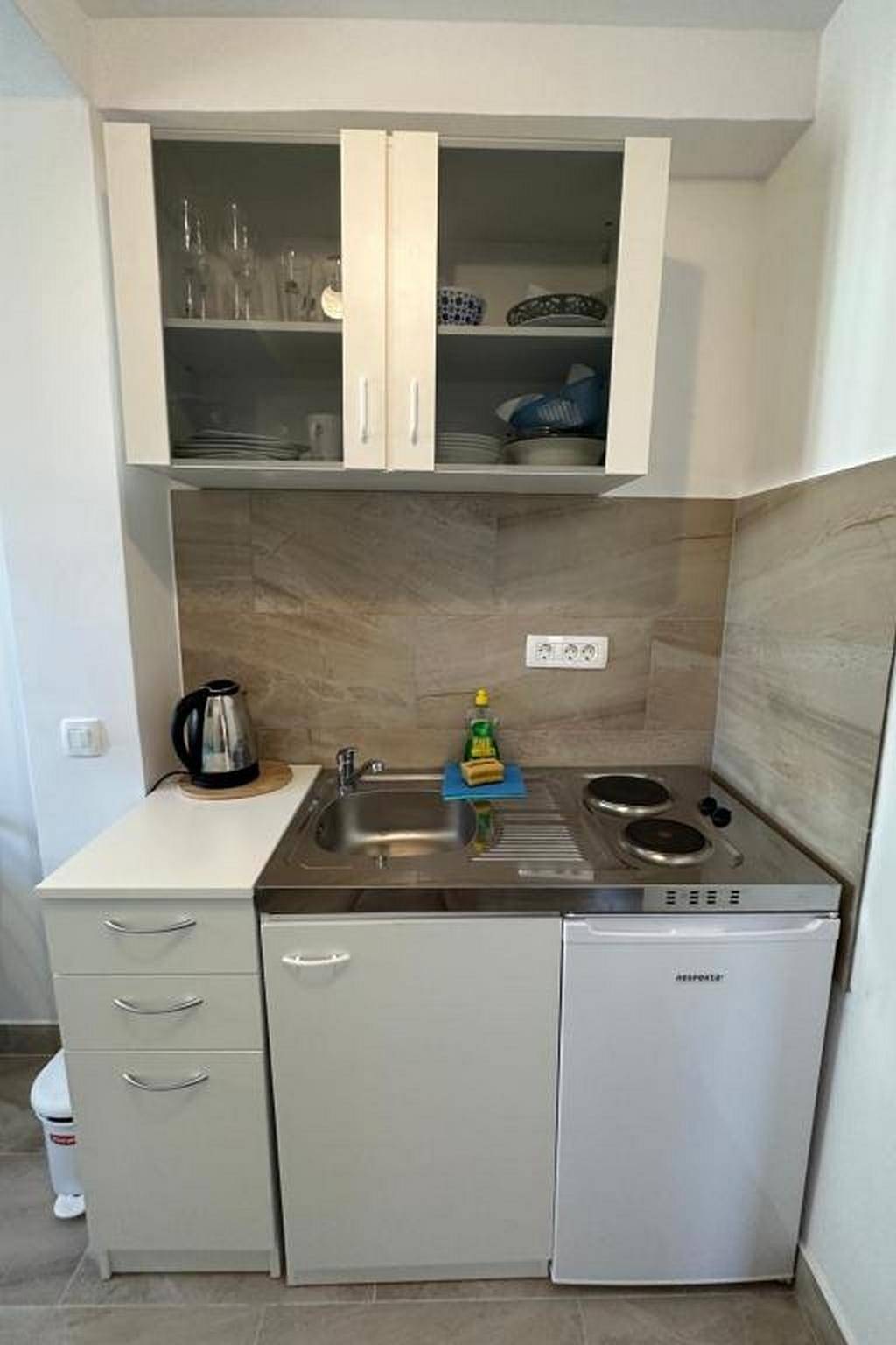 Apartamento entero, Apartments by the sea Preko, Ugljan - 24691 in Preko, Uglijan