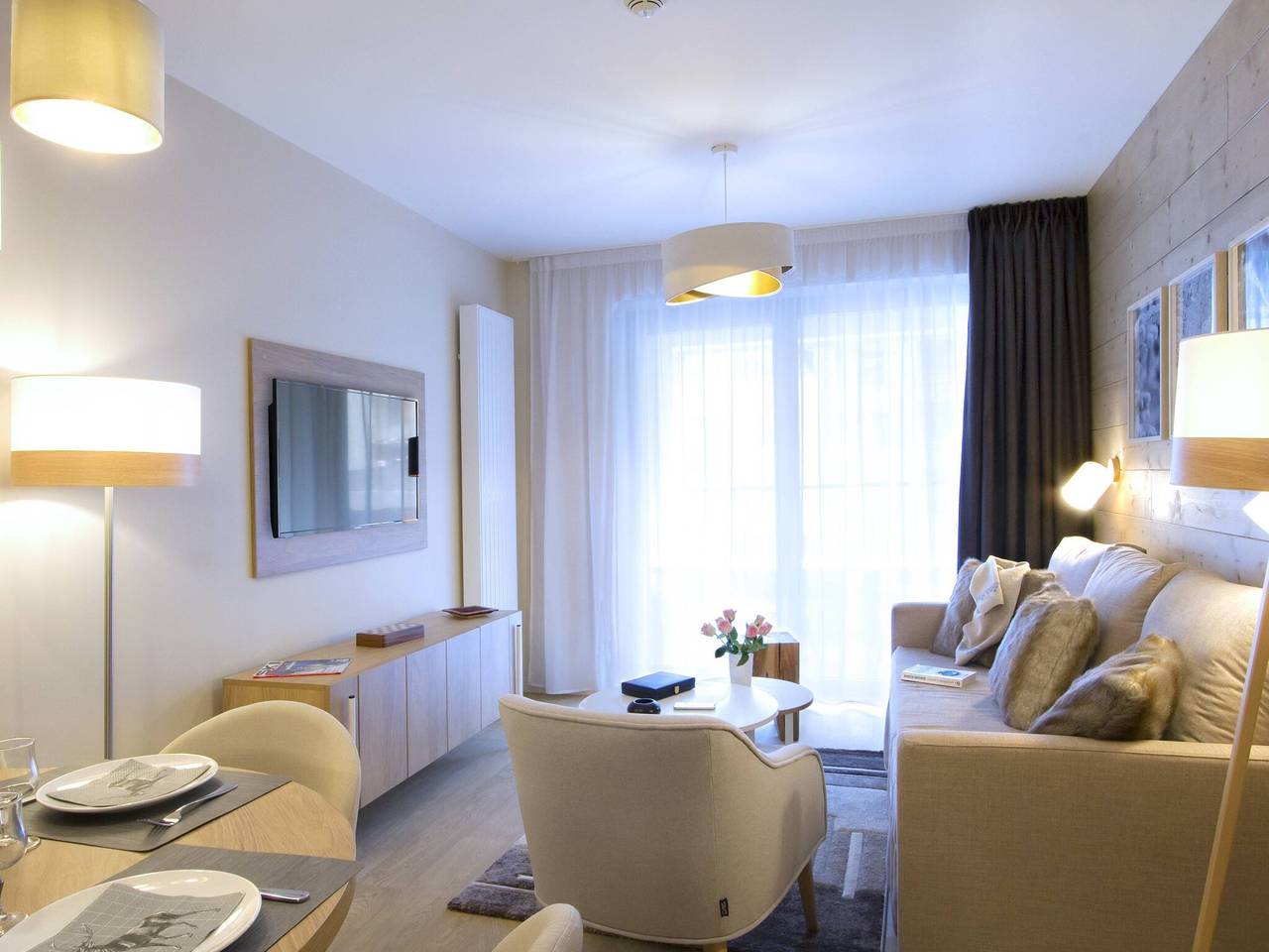 Appartement entier, Appartement à Éclose avec vue sur montagnes in Huez, Parc national des Écrins