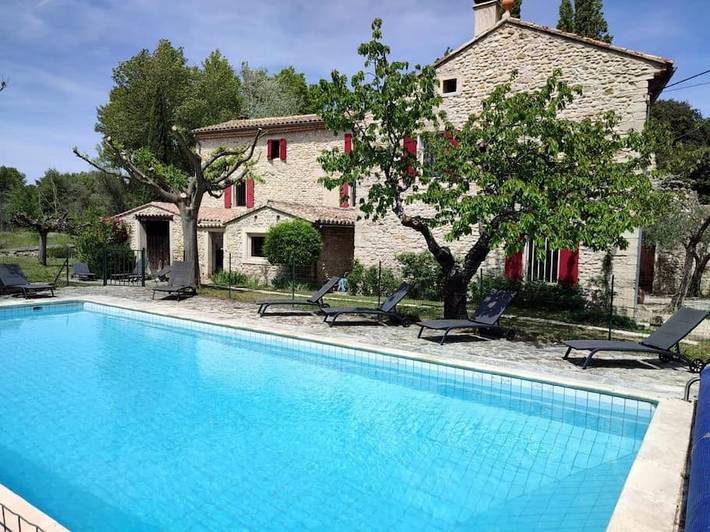 Location de vacances pour 14 personnes, avec jardin et piscine à Montbrison-sur-Lez