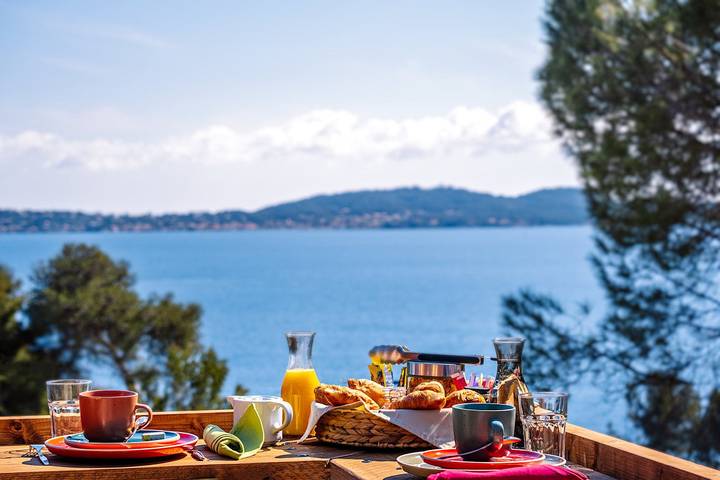 Location de vacances pour 2 personnes, avec Jardin et Piscine à Carqueiranne